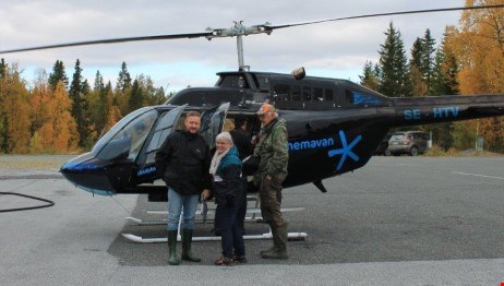 På bilden syns Peder Wiklund , Gunilla Pettersson och Bengt-Göran Burman vid avfärden.