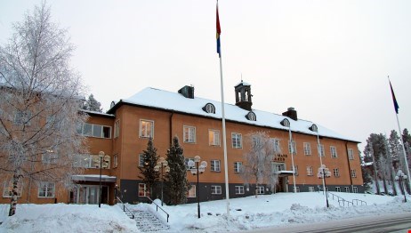 sameflaggan utanför Storumans kommunhus