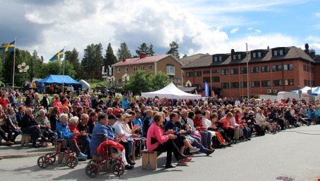 Mycket folk på Storumandagarnas avslutning.