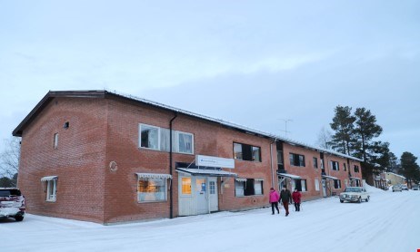 Hus på Skolgatan i Storumans centrum