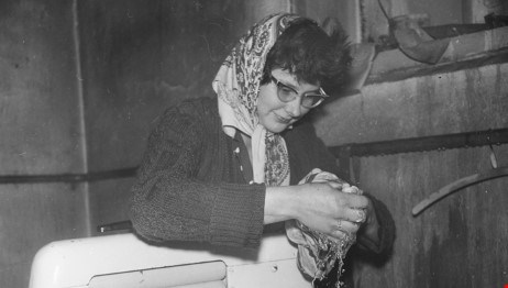 Gammal bild på en kvinna